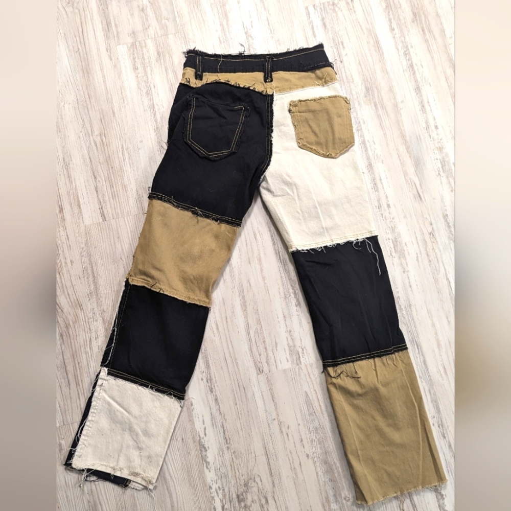 Color-Block Jeans - Picture 2 of 3